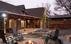 Ingwe Bush Lodge